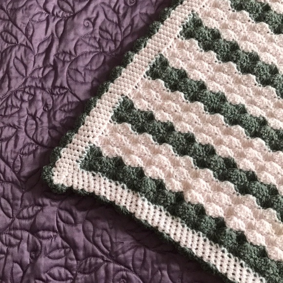 Handmade Crotchet Baby Blanket - Picture 4 of 5